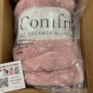 Comfrit Pink Dreamer Blanket